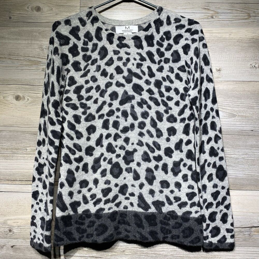Magaschoni 100% Cashmere Sweater Size Small Gray Snow Leopard Print Lightweight